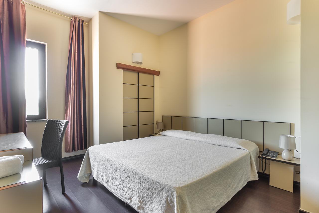 Rodia Inn Oristano Esterno foto