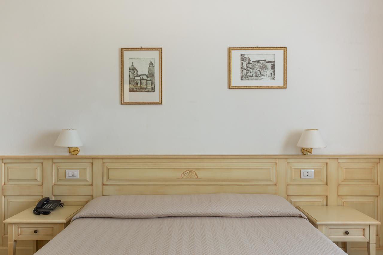 Rodia Inn Oristano Esterno foto