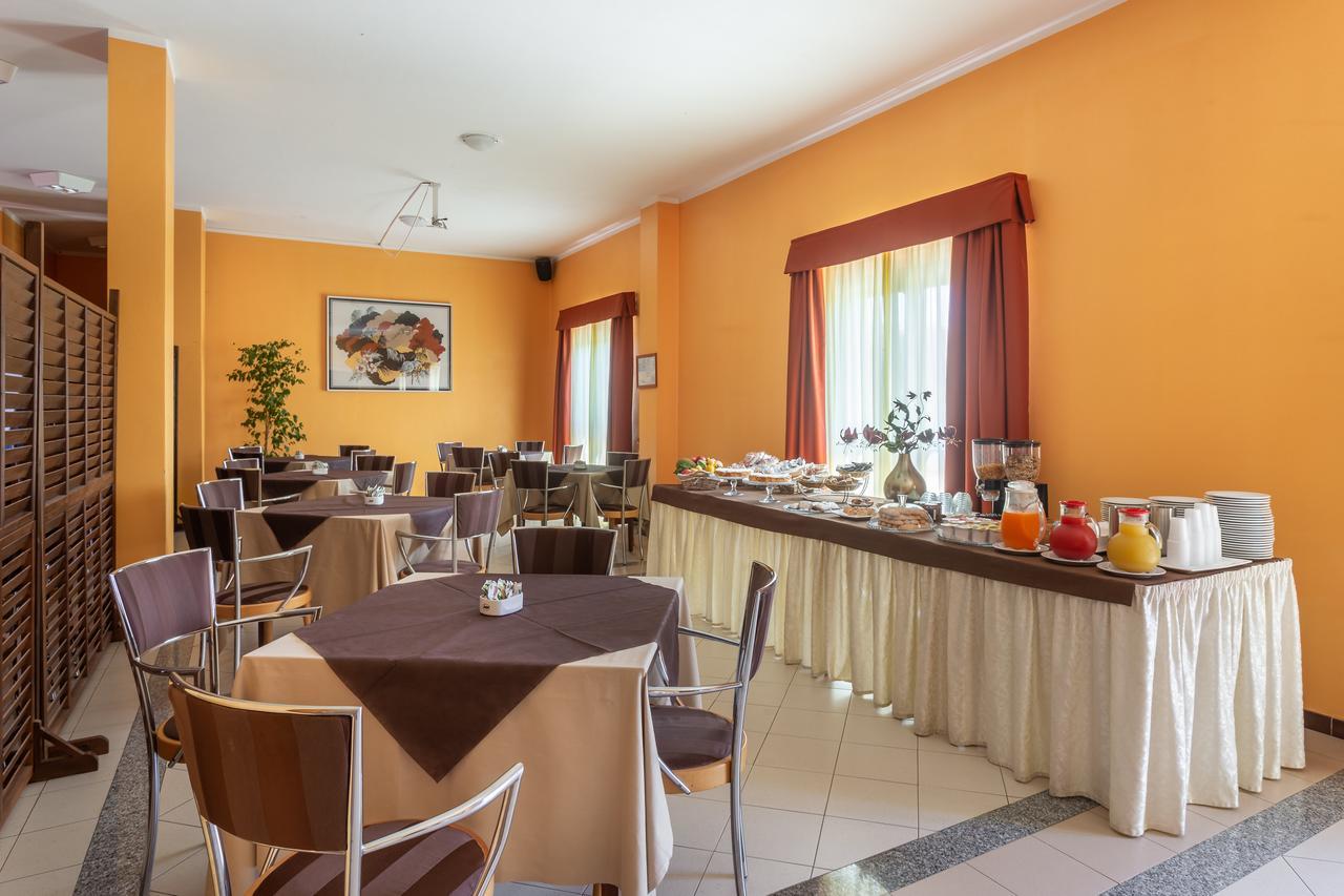 Rodia Inn Oristano Esterno foto