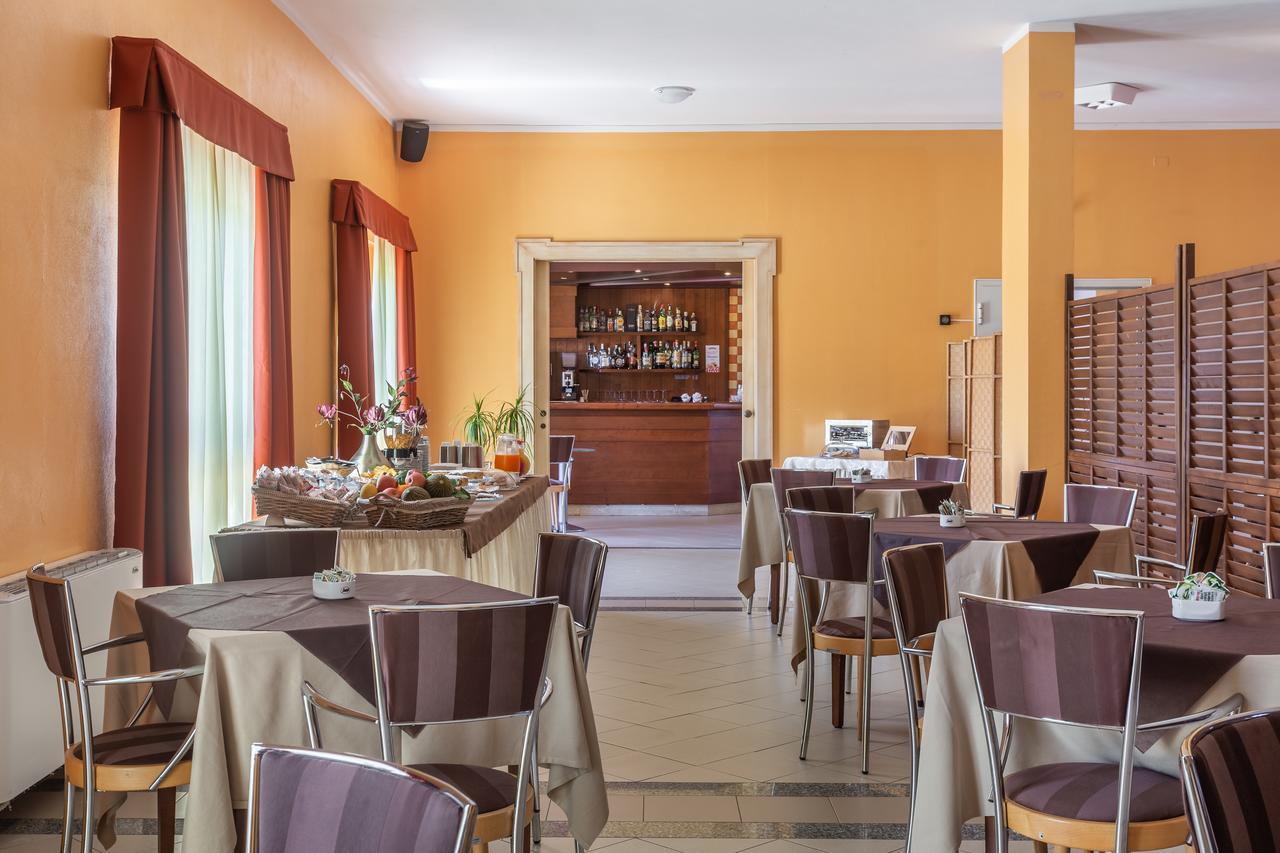 Rodia Inn Oristano Esterno foto