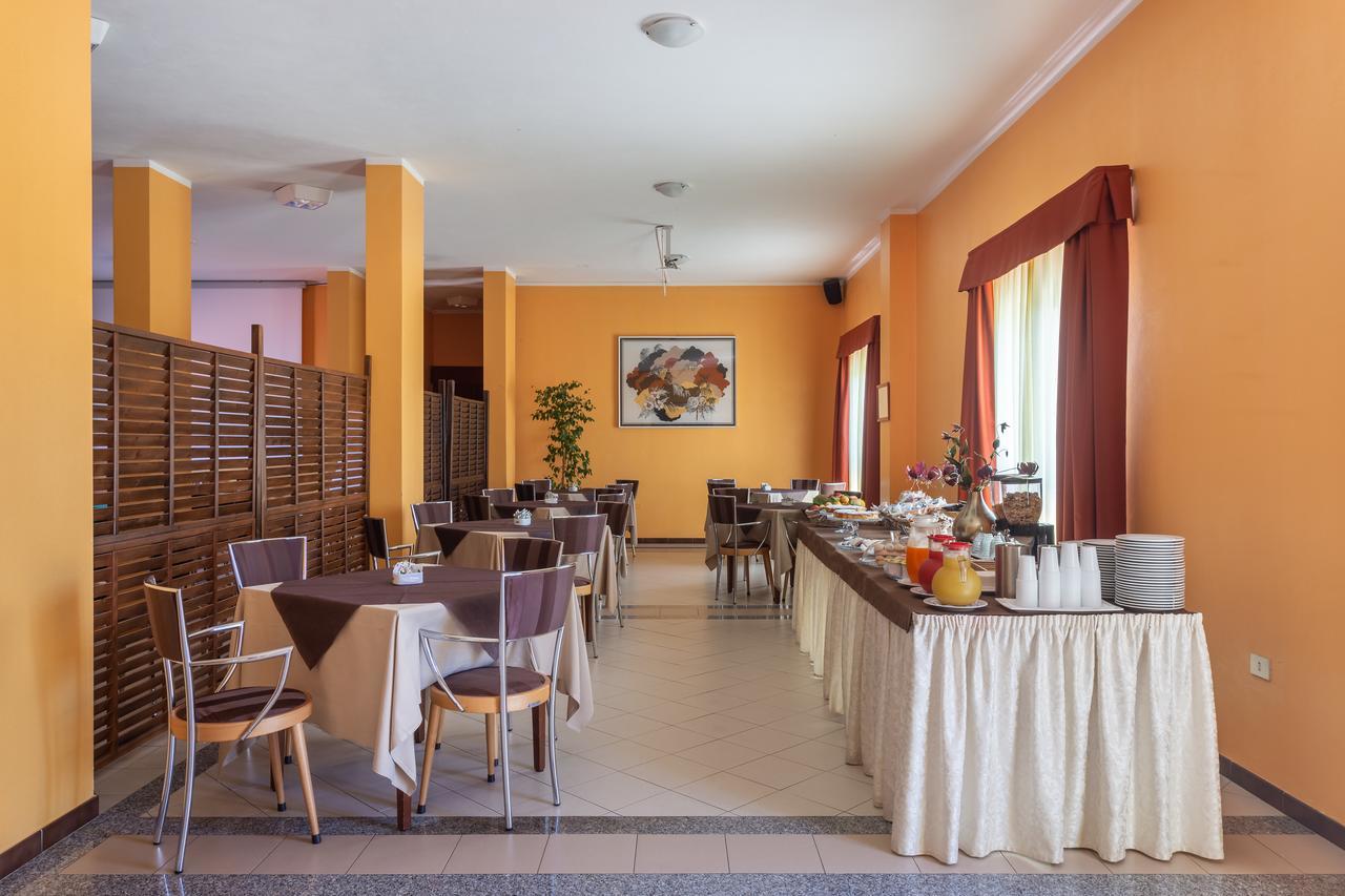 Rodia Inn Oristano Esterno foto