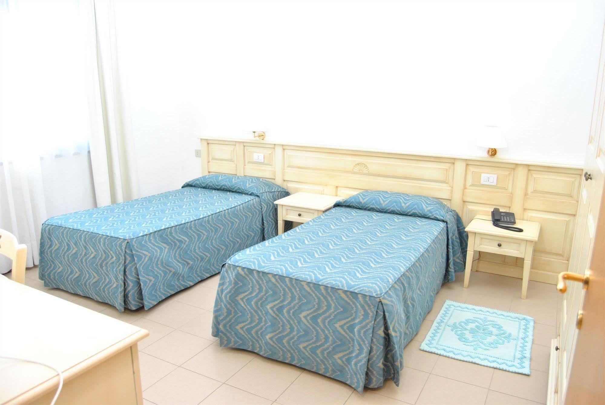 Rodia Inn Oristano Esterno foto