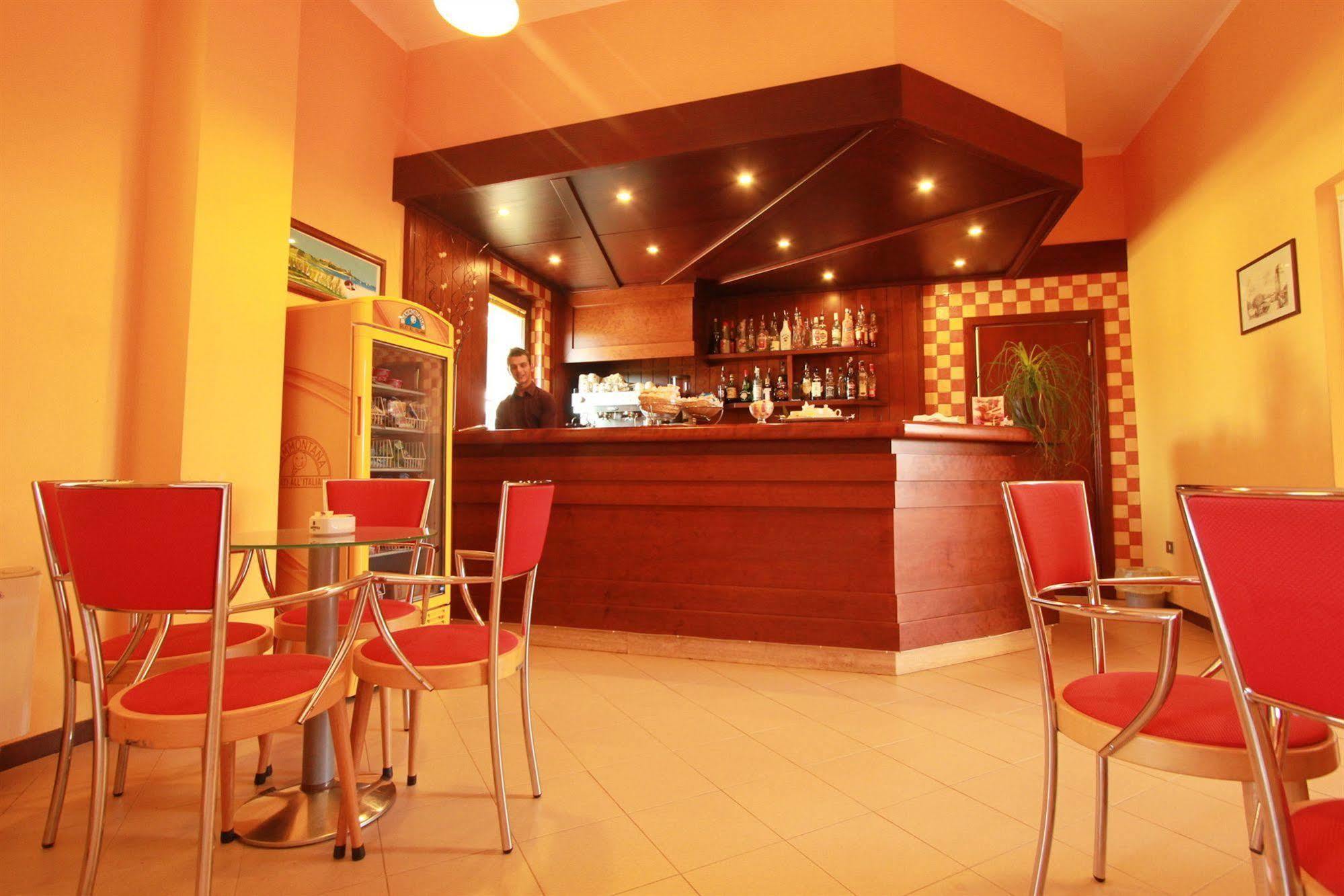 Rodia Inn Oristano Esterno foto
